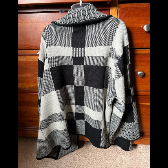 Willow/Jacket button gray and black jackets. Size XL large - Picture 6 of 8